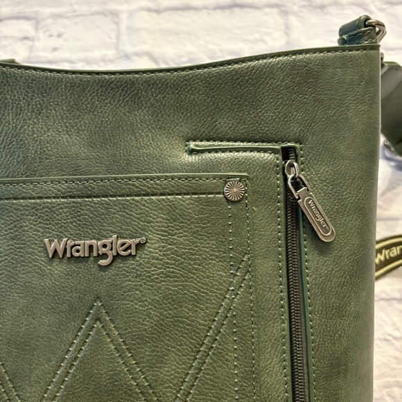 Wrangler distressed green faux leather crossbody purse - Picture 4 of 9